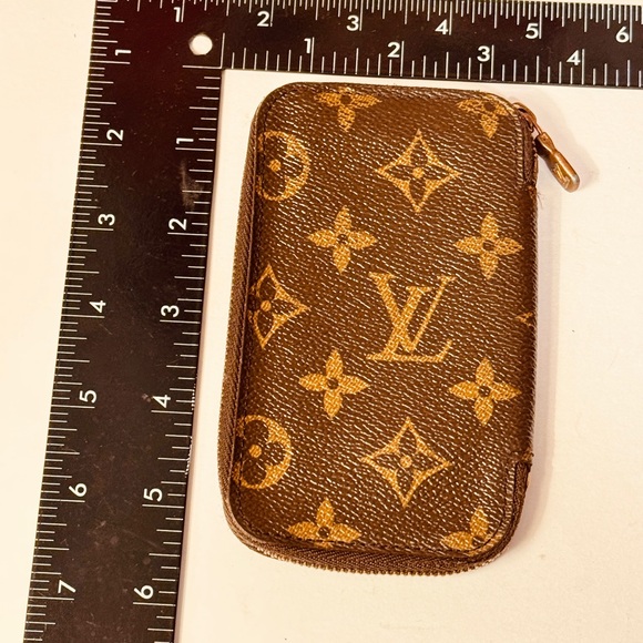 Louis Vuitton Key Holder Brown Monogram Zipper round - Picture 13 of 14